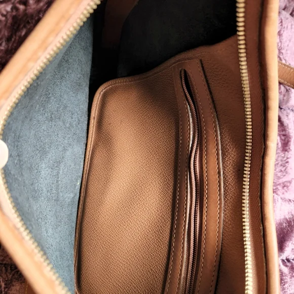 ILove Dooney Bags - Picture 3 of 7